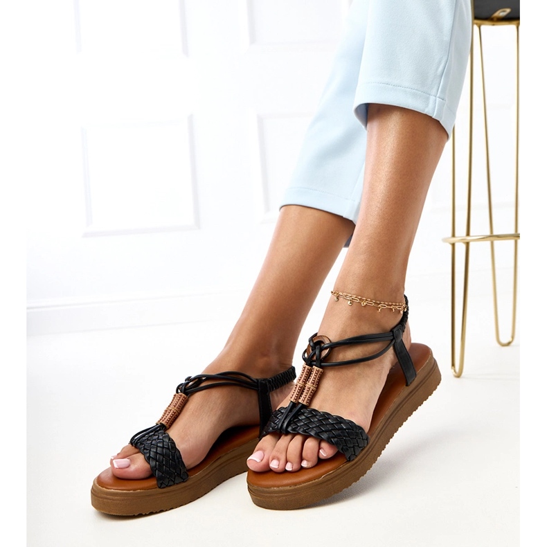 Crne sandale s pletenom pojasom Kerye crno 2