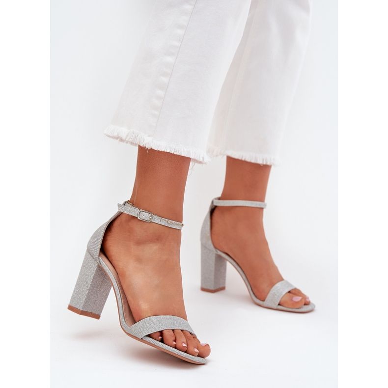 Boto Sjajne ženske sandale na srebrnoj pošti Kavina srebro 2