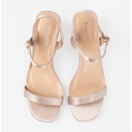 Shelvt Satenske sandale s niskim slovima bež 2