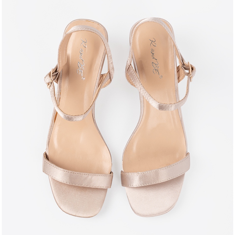 Shelvt Satenske sandale s niskim slovima bež 2