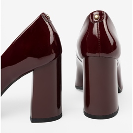 Shelvt Lakirane pumpe na burgundskom postu crvena 2