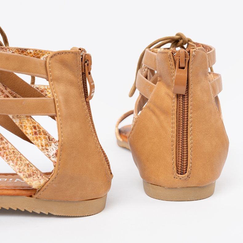 Shelvt Sanadals čipka -Up s motivom zmija 1