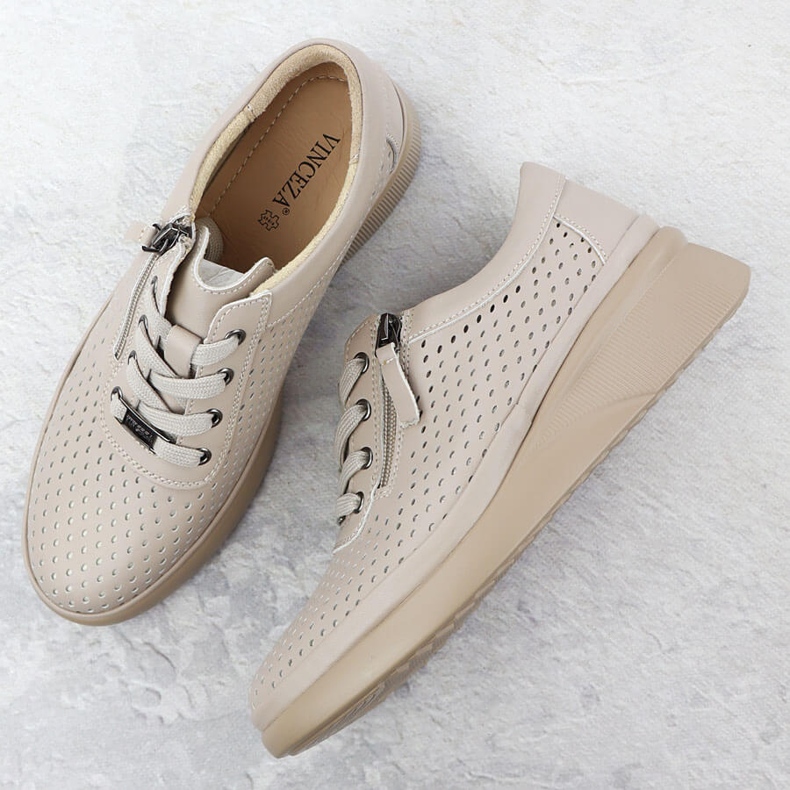 Ženske kožne cipele perforirane na klinovima beige Vinceza 79565 bež 1