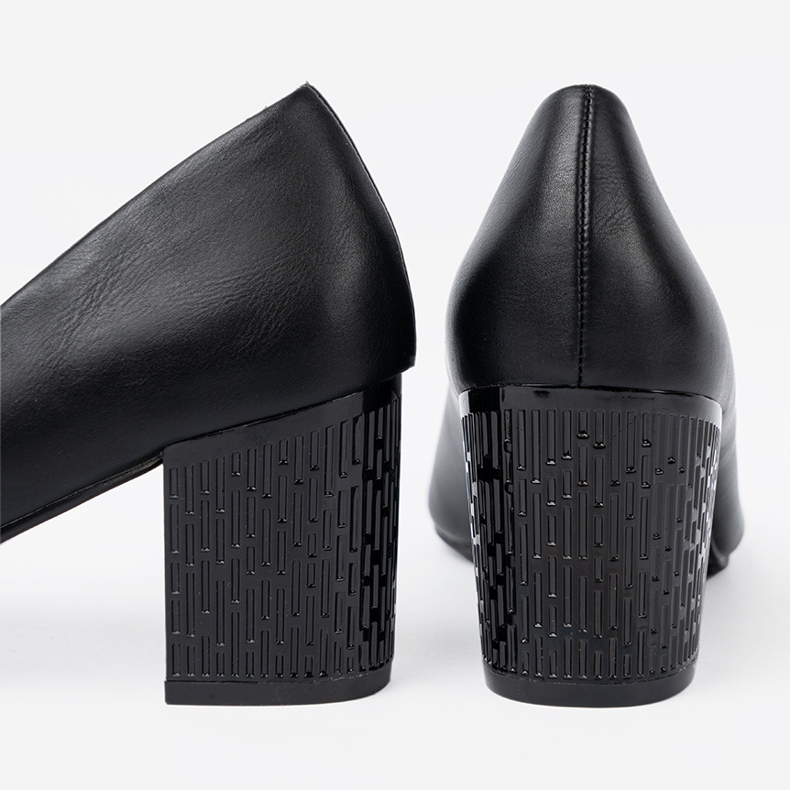 Goodin Crne pumpe na spektakularnom postu crno 1