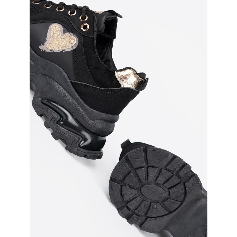 Shelvt Crne tenisice s ukrasnim zlatnim srcem crno 1