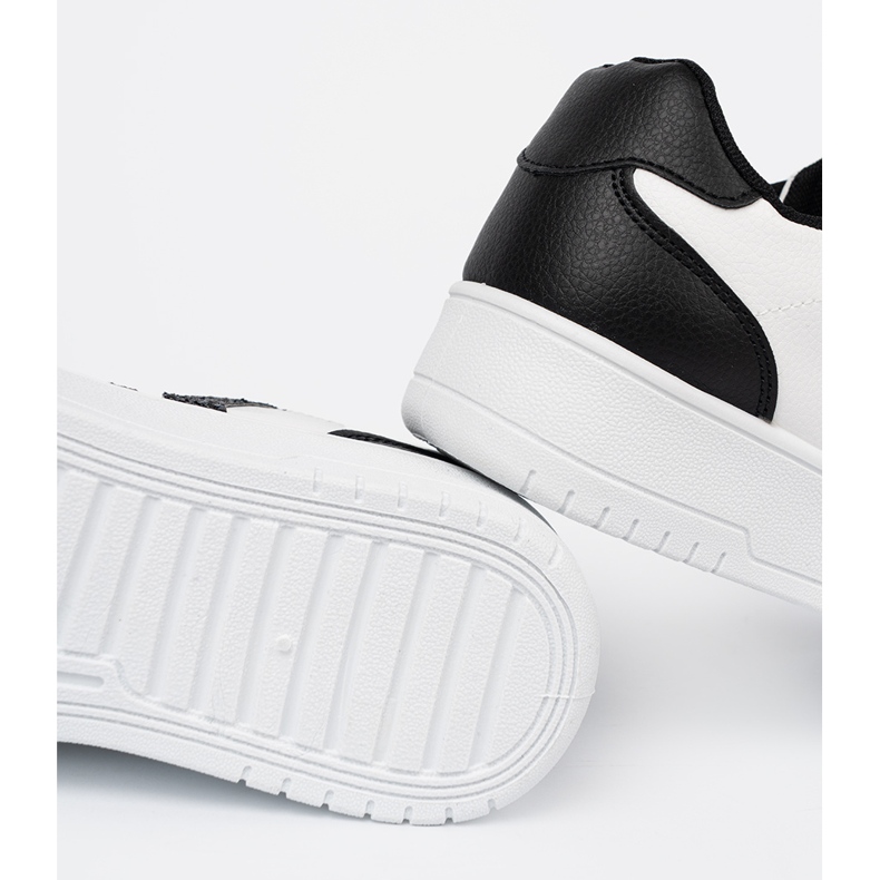 Shelvt Moderne crno -bijele tenisice sa sjajnim umetcima 2