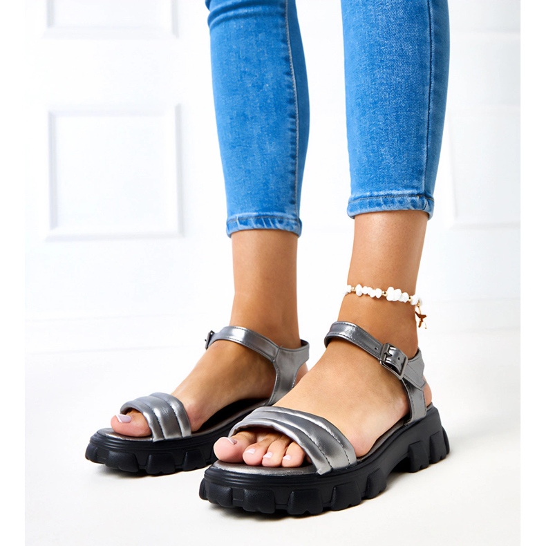 Sive sandale s masivnim Meredi potplatom siva 2