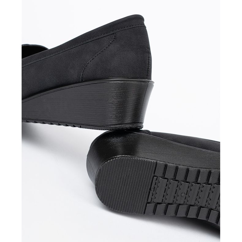 Shelvt Crne cipele s ukrasom s ukrasom crna 1