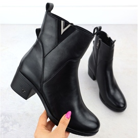 Ženske čizme na pošti izolirano crno Vinceza 58581 crna 1