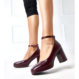 Burgundske pumpe lakirane na masivnom postu Batuma crvena 2