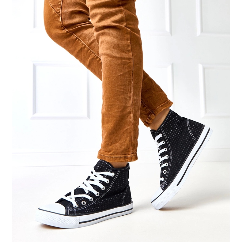 Crne tenisice s otvorenim radom visoke tenisice Taris crna 1