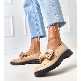 Bež natičnici s lukom i teriwa medvjedom 2