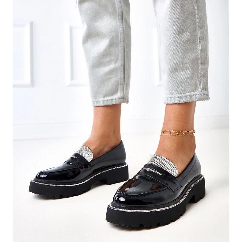 Crni lakirani natikači ukrašeni laures cirkonima crno 1