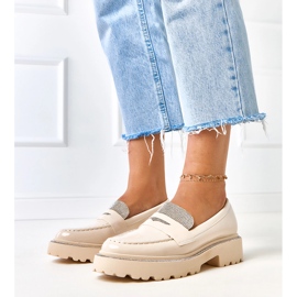 Bež lakirani looferi ukrašeni laure cirkonima 1