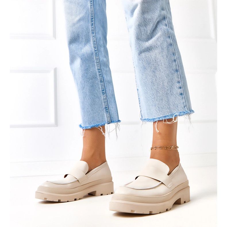 Bež mocasini izrađeni od eko -leather serafina 2