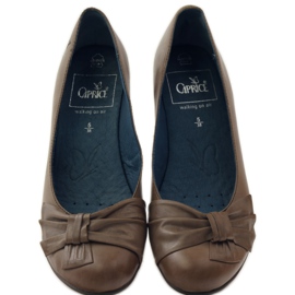 Ženske pumpice s mašnicom Caprice 22307 smeđa raznobojna 4