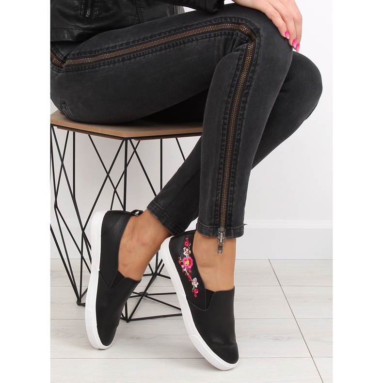 Sliponi s nježnim crnim vezom g1204a Crna crno 2