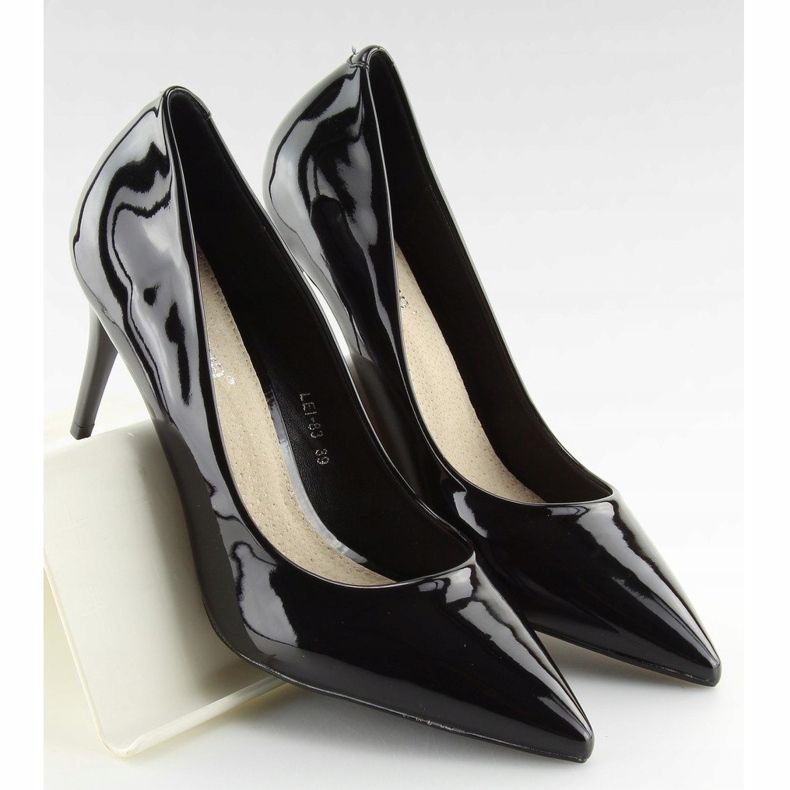 Crne lakirane pumpe LEI-83 Crna 1