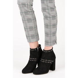 Seastar Gležnjače od antilopa na stupu M275 crna 1