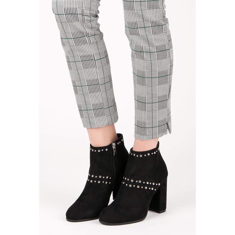 Seastar Gležnjače od antilopa na stupu M275 crna 1