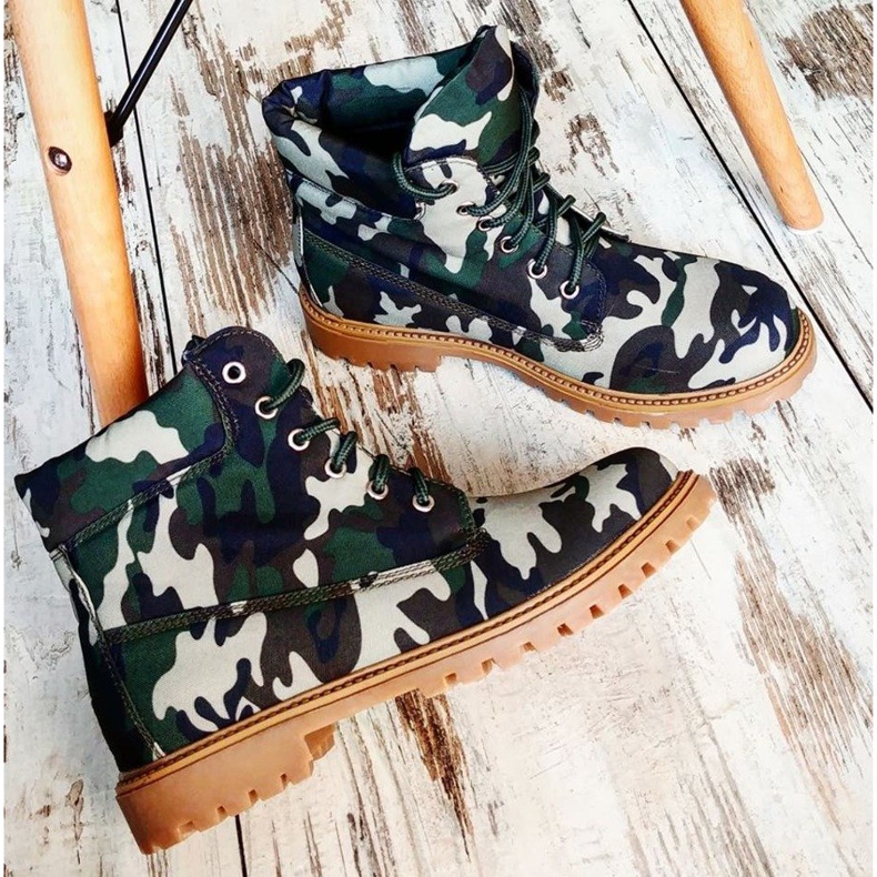 Nio Nio Moro traperi zelena 1