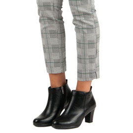 Elegantne čizme na VINCEZA postu crno 1