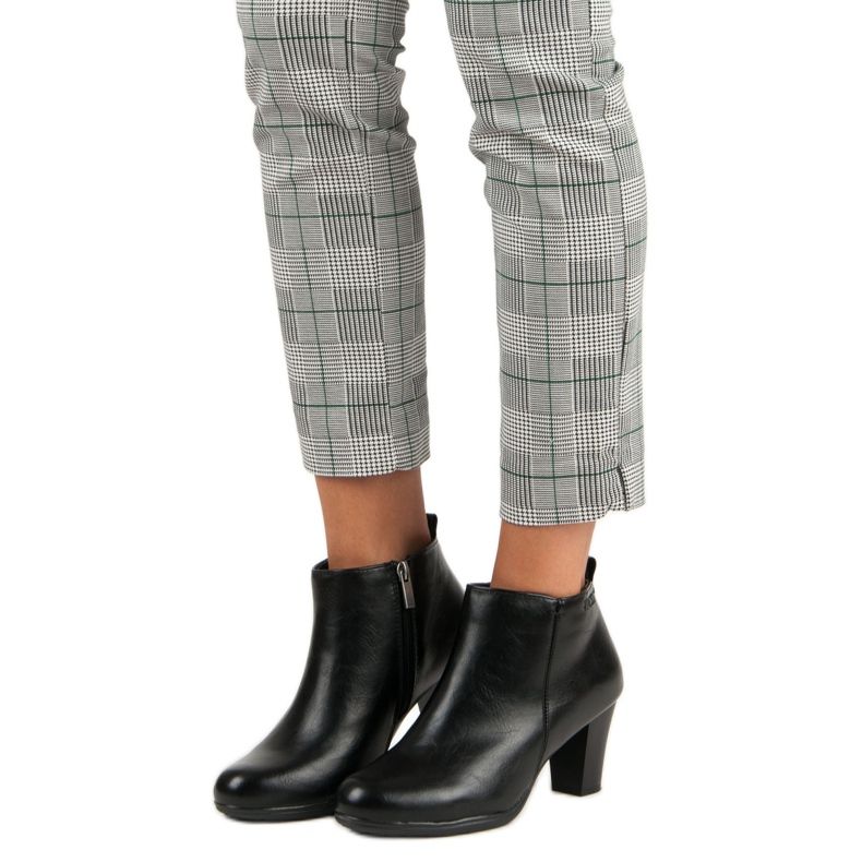 Elegantne čizme na VINCEZA postu crna 1