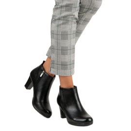 Elegantne čizme na VINCEZA postu crna 2