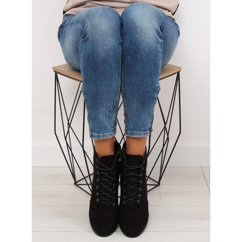 Čizme na stabilnoj peti crne JA161 crna 1