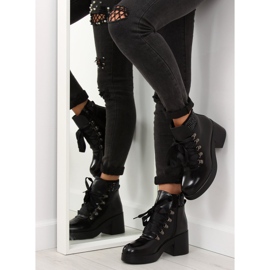 Crne čizme s visokim potplatom 0-183 crno 1