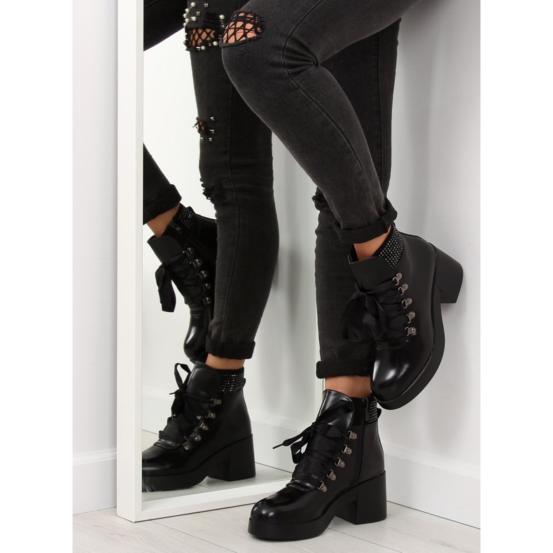 Crne čizme s visokim potplatom 0-183 crno 1