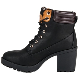 Queentina Crne vrećice na postu crno 1