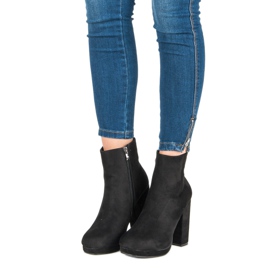 Small Swan Klasične čizme na postu crno 2