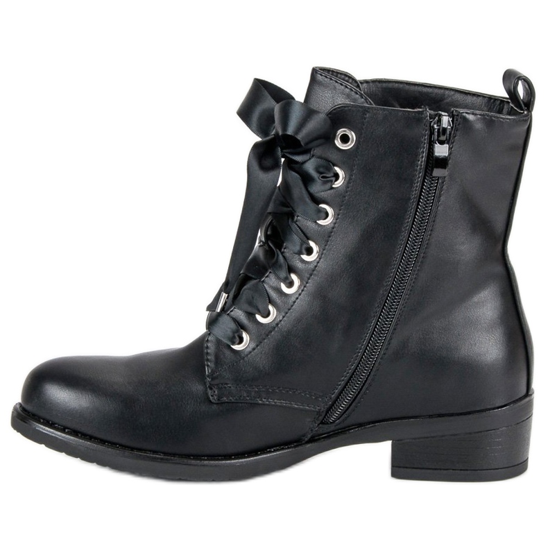 Vezani crni radnici crna 2