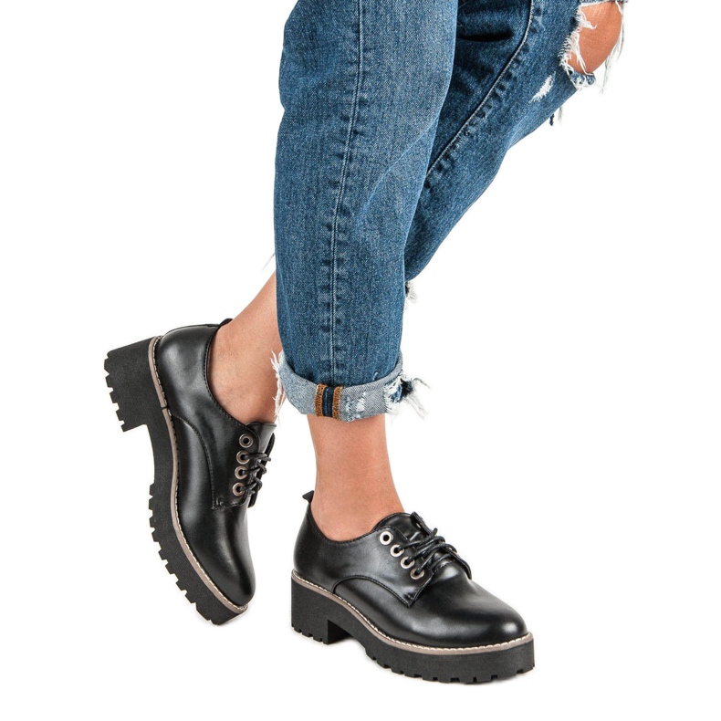 Modne cipele na vezanje crna 2