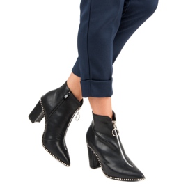 Elegantne crne čizme crno 2