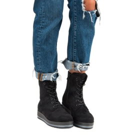 Tople, zavezane čizme crna 1