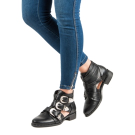 Elegantne ženske čizme crna 1