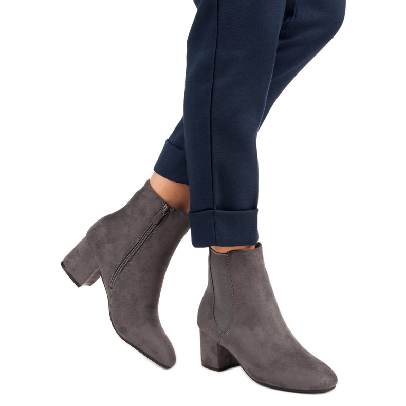 Top Shoes Čizme do gležnjača od antilopa na visoku petu siva 2