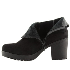 Crne čizme sa širokim potpeticama E5106 Crna 2