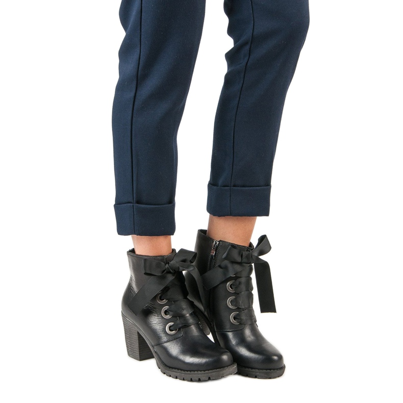 Vinceza Vezane kožne čizme iz VINCEZE crno 2