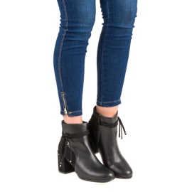 Nio Nio Crne čizme na postu crna 1