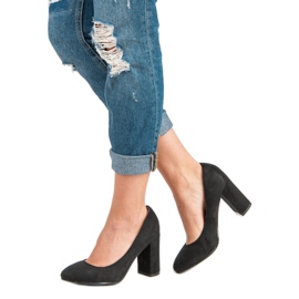 Seastar Crpke od antilopa na stupu crna 1