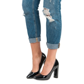 Lakirane pumpe na stupu crna 1