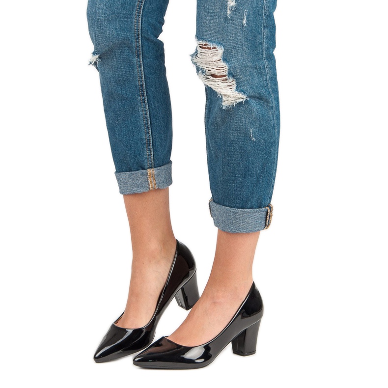 Klasične lakirane pumpe crno 1