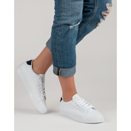 Bijele sportske cipele bijela crna 1