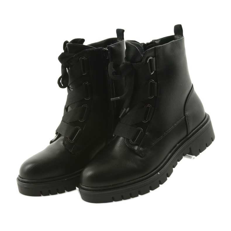 M.Daszyński Radnici u crnoj vezi Daszyński MR1809 crna 3