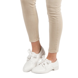 Tina&Co Vezane broge bijela 2