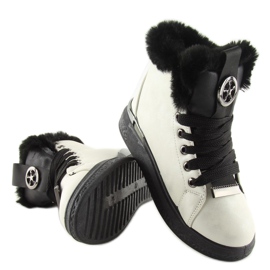 Crne izolirane tenisice F506 bijele bijela 2