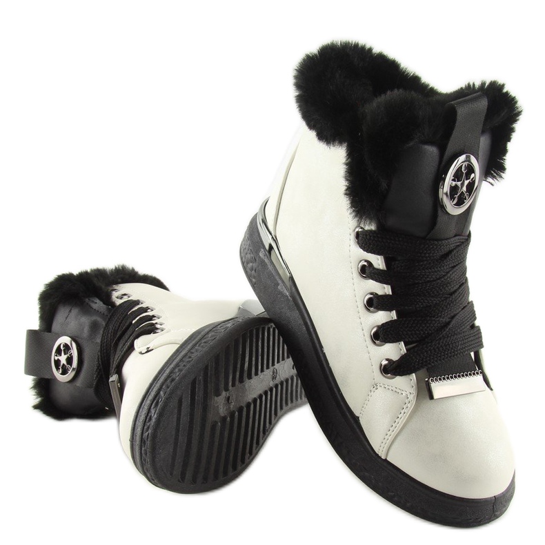 Crne izolirane tenisice F506 bijele bijela 2